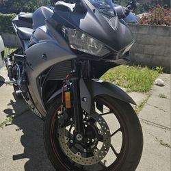 Yamaha R3