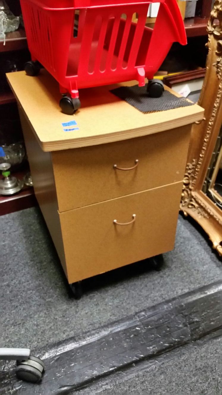 File cabinet no lock