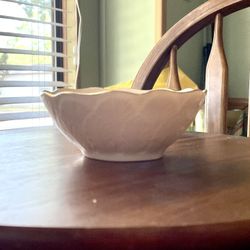 **VINTAGE** Lenox Leaf Bowl - Small - Trinket/Candy Dish - 24k Gold Trim  - USA