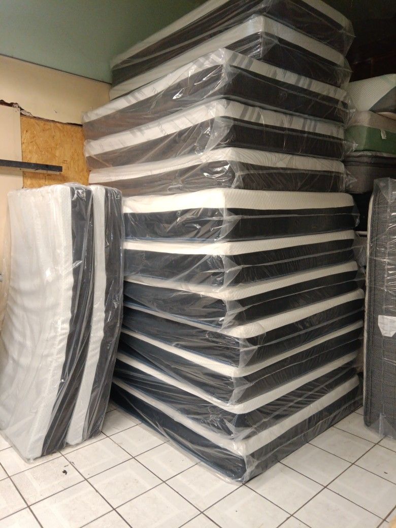 π
βοΈπ
$249 Brand New Eastern King Cool Gel Memory Foam Mattress With Removable Zipper Cover $249 π
βοΈπ