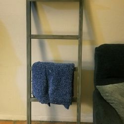 Blanket Ladder w/ Shelf