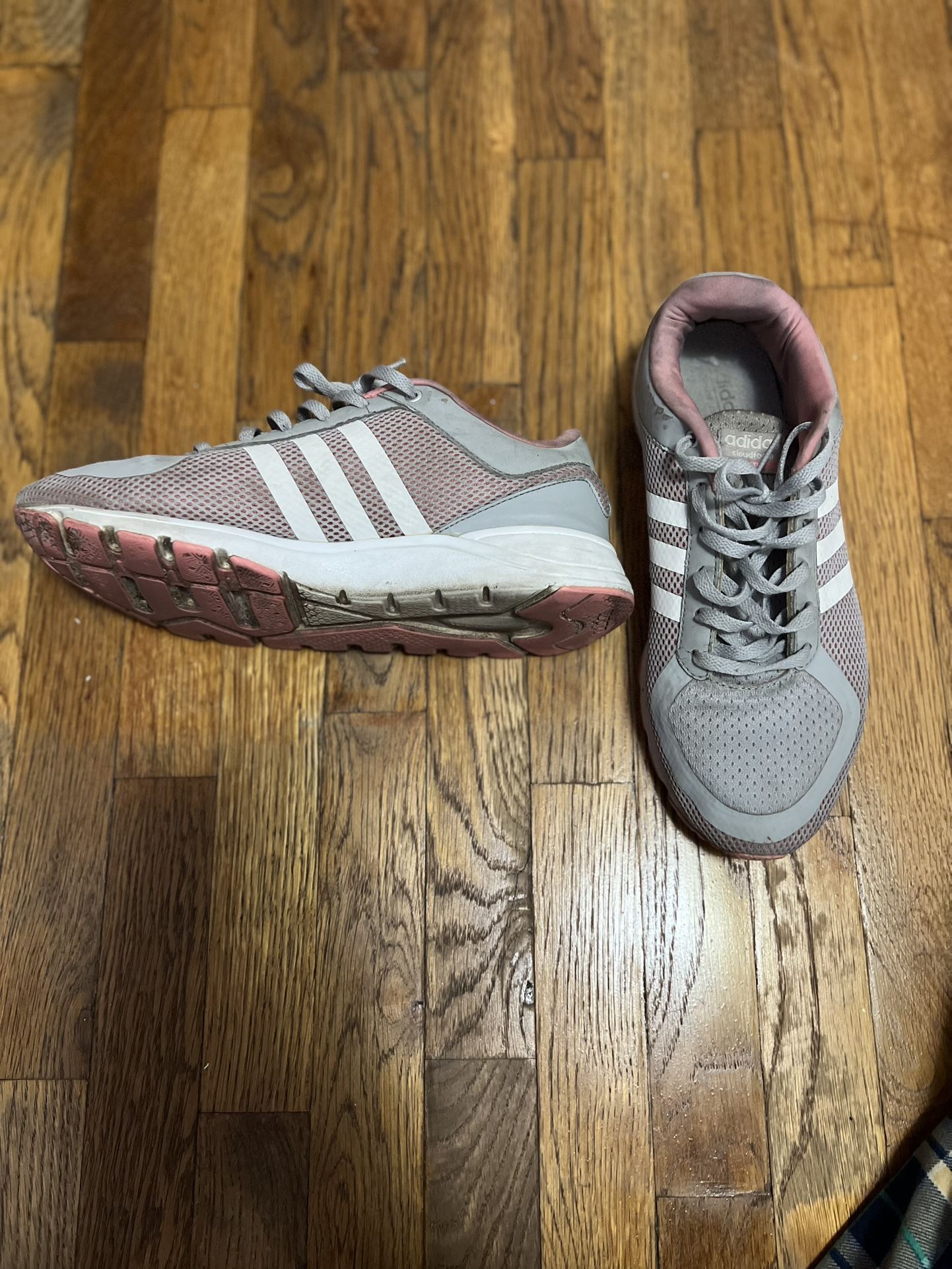 Adidas Sneakers
