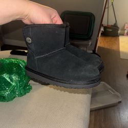 Little Girls Uggs Sz 12