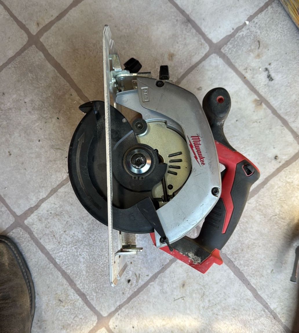 Milwaukee Saw & Multitool