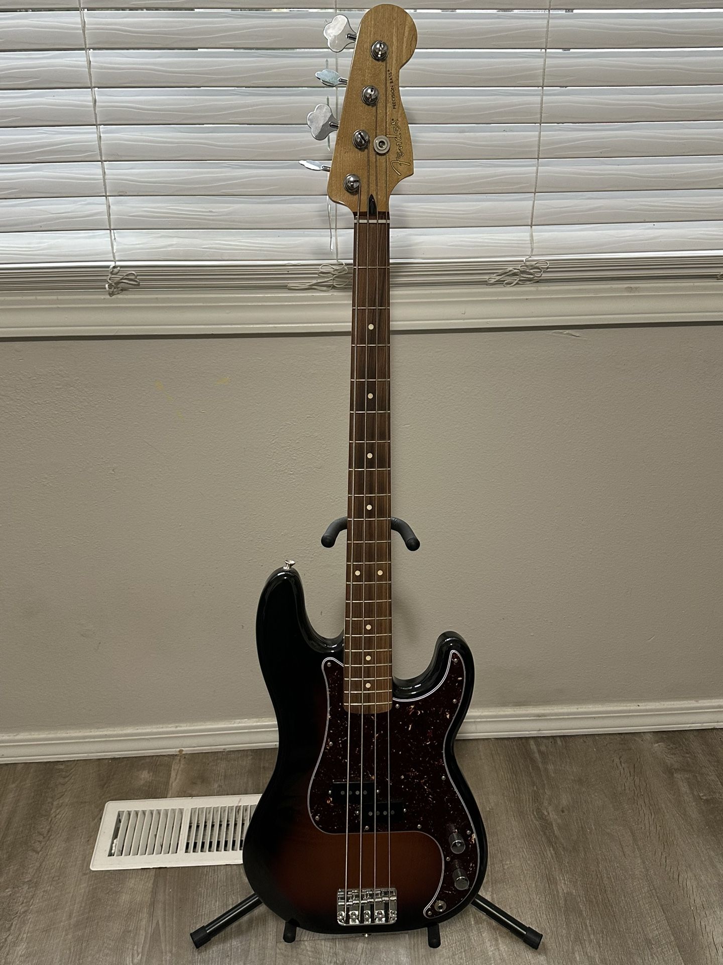 Fender Precision Bass Guitar 2019 (MIM)