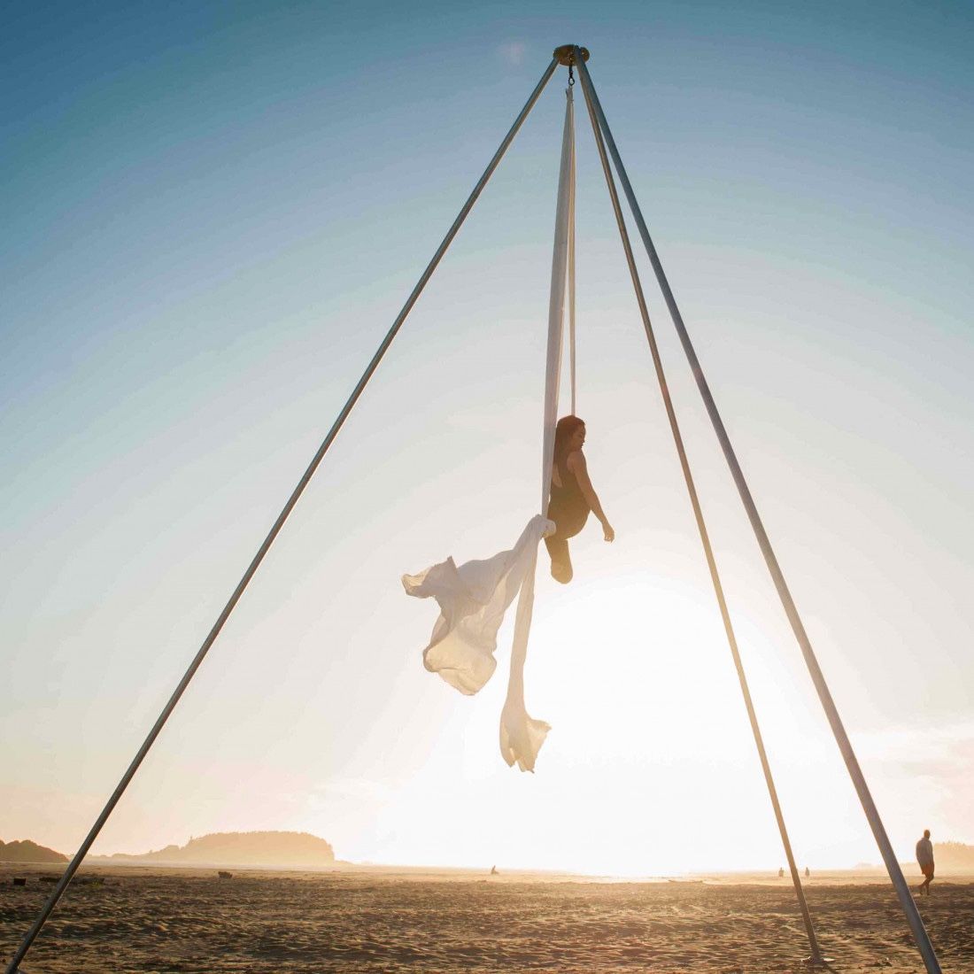 Achille Tripod by CircusConcept
