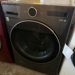 LG Washer 5.0 Ch Ft Black Steel Gas Dryer 7.5 Cu Ft  Graphite Steel 