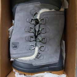 Size 6 SOREL BOOTS 