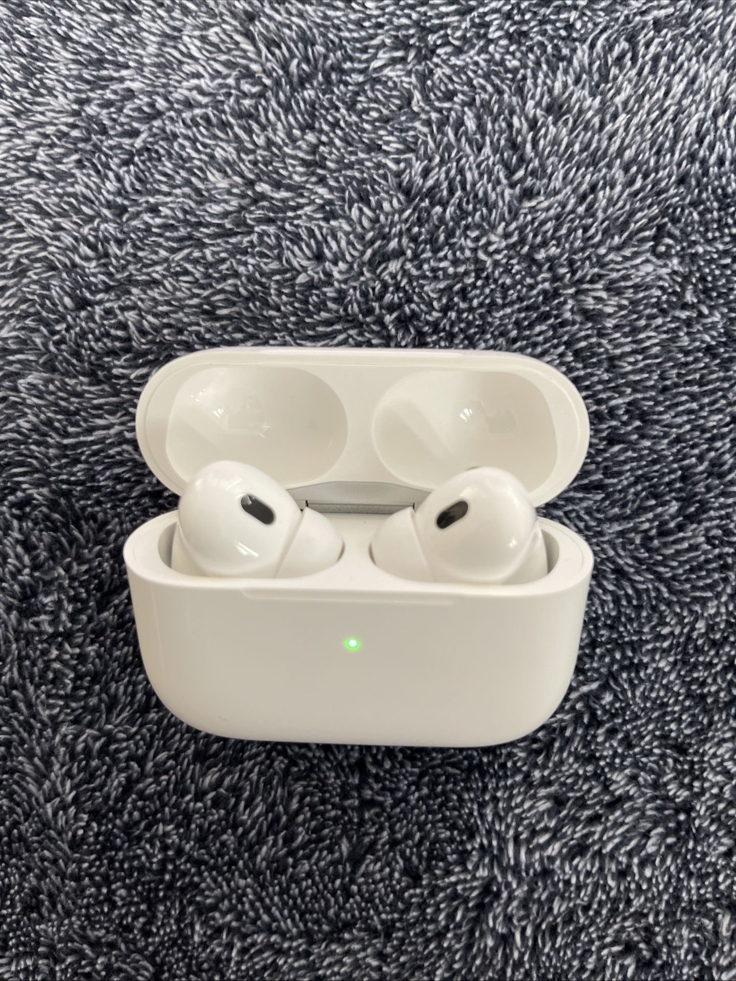 Apple AirPods Pro 2nd Generation with MagSafe Wireless Charging Case - White