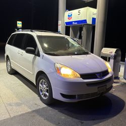 2004 Toyota Sienna