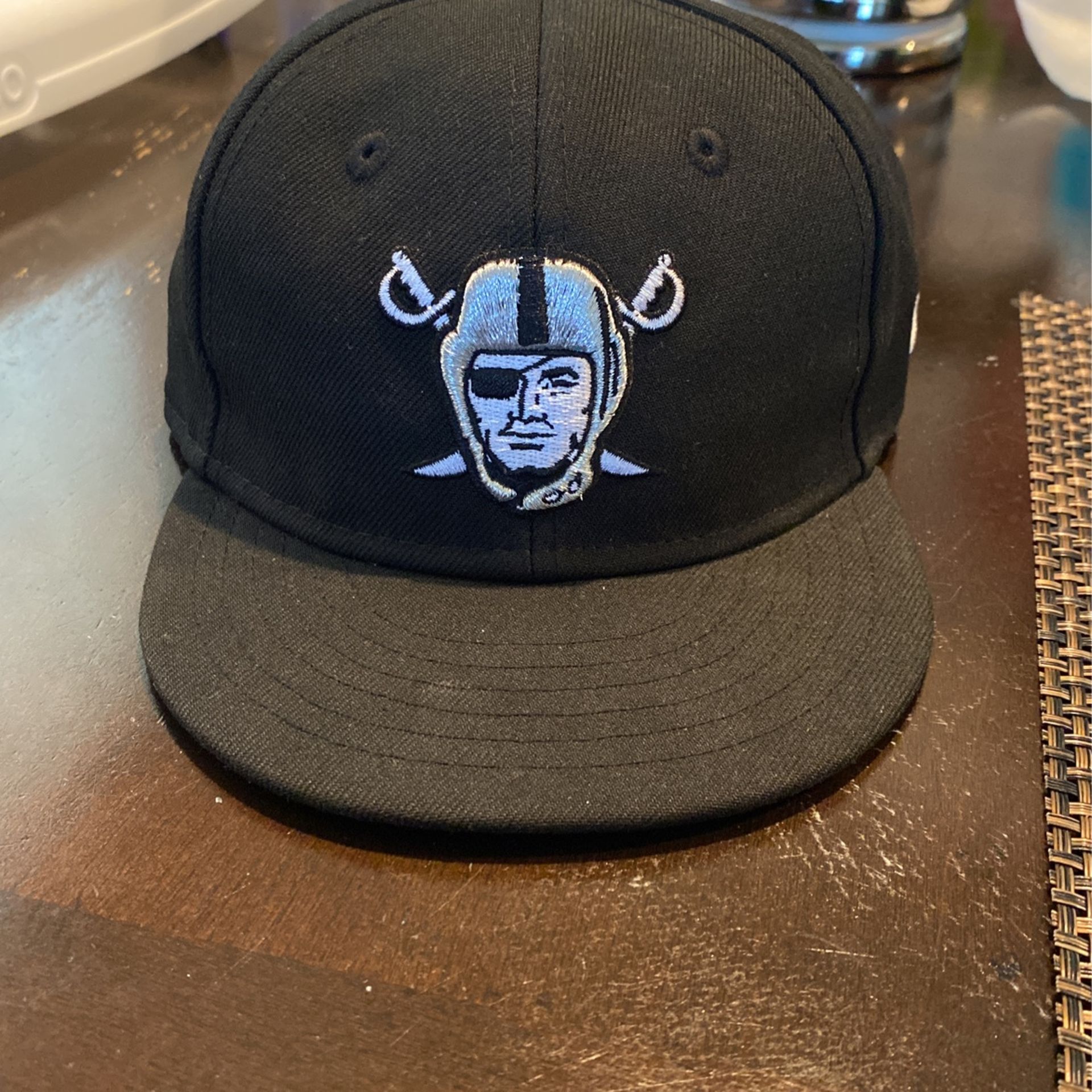 New Era Youth Pink Las Vegas Raiders 2022 NFL Crucial Catch Knit Hat for  Sale in El Paso, TX - OfferUp