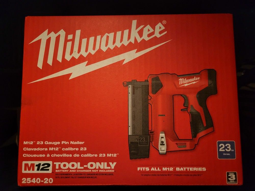 MILWAUKEE M12 Nailer