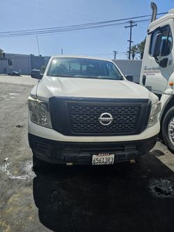 2017 Nissan Titan