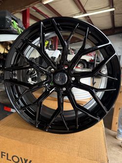 Vossen wheels 18 inch 5x114 gloss black