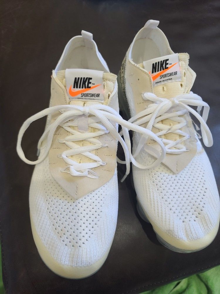 Nike the ten size 8.5 like new