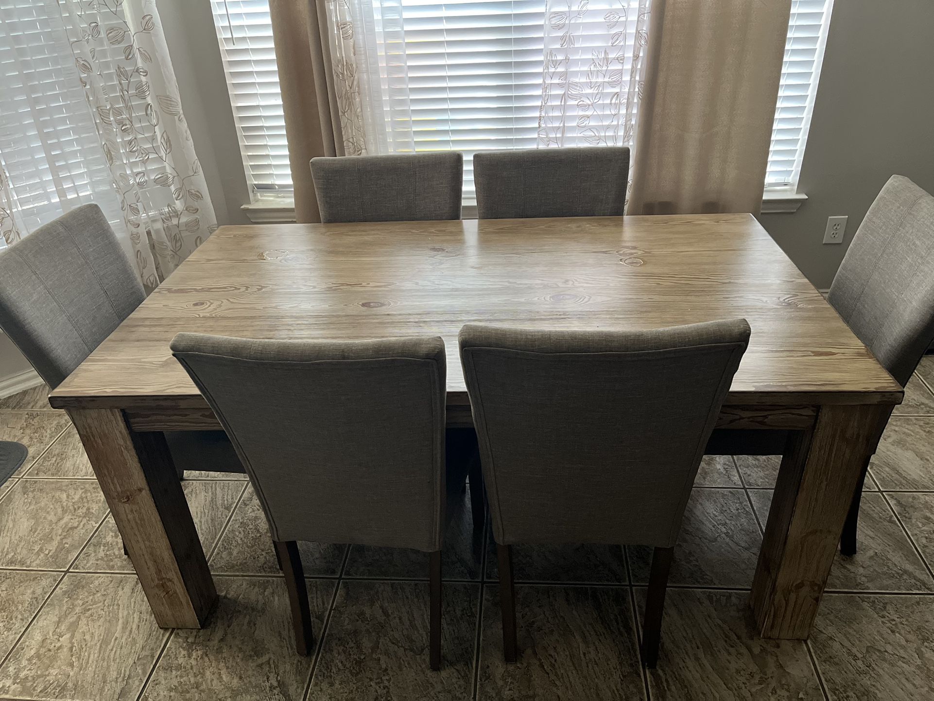 Dinning Table And Chairs