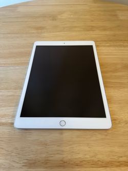 Apple iPad 7th Generation 32GB Wi-Fi + Cellular - Excellent Condition + FREE Case & Charger