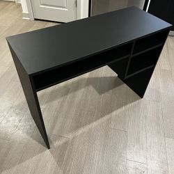 Black Desk