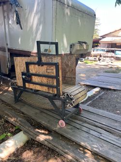Dog mill