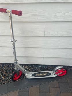 Razor A5 Lux Kick Scooter