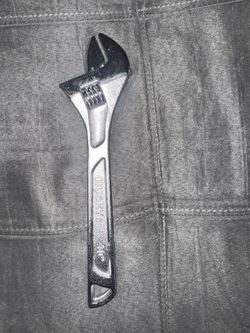 HUSKY ADJUSTABLE WRENCH