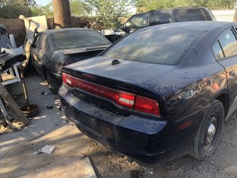 2014 Dodge Charger RT part out 5.7 Hemi