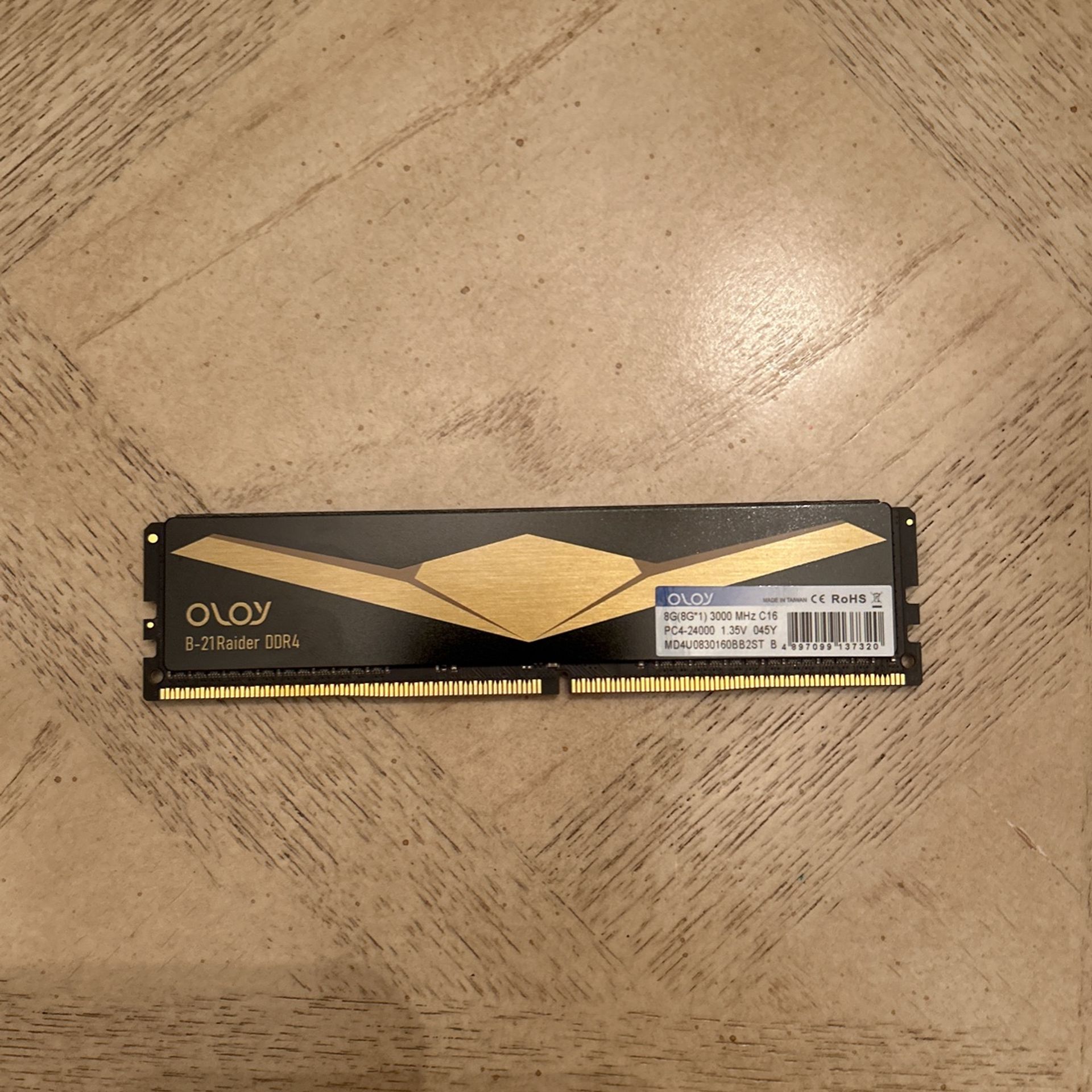 Oloy ddr4 8gb 3000 Mhz Ram stick 