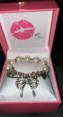 Betsey Johnson Charm Bracelet Pearl