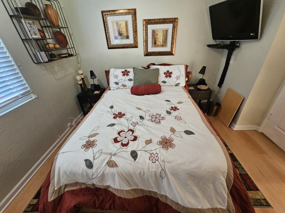 Full Size Bedroom Set W/ Head Board And Foot Board