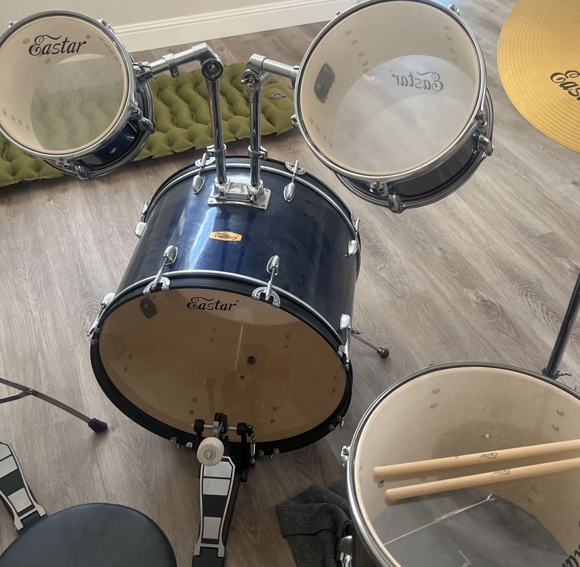 7 Piece Drum Set 