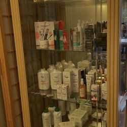 Vitrina 4 Divisiones De Cristal Y Lámpara 