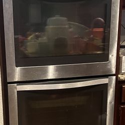 Whirlpool 10 cu. ft. Double Wall Oven (WOD51EC0AS) – Needs Repair