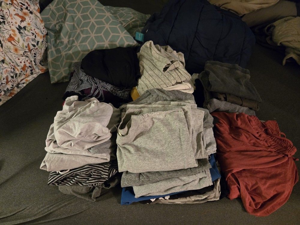 Medium Nursing & Maternity Clothes