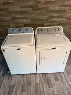 Maytag washer and gas dryer laundry set
