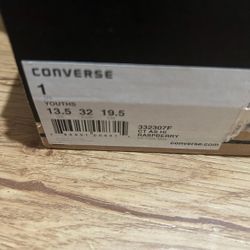 NEW in BOX  Kids Size 1 Converse
