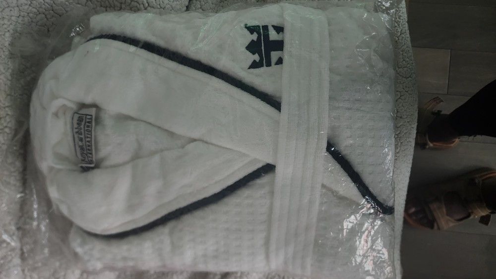 New Royal.Carribean 100% Terry Cloth Robe