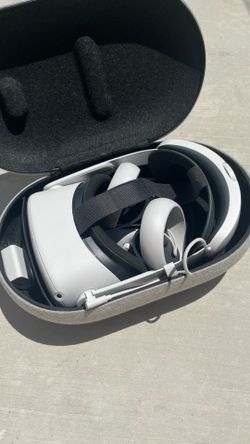 Oculus Meta Quest 2 with Battery extension and Case