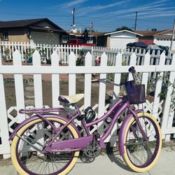 Like New - Huffy Nel Lusso Girls' Cruiser Bike, 24" Wheels, Ages 12+ Years, Purple
