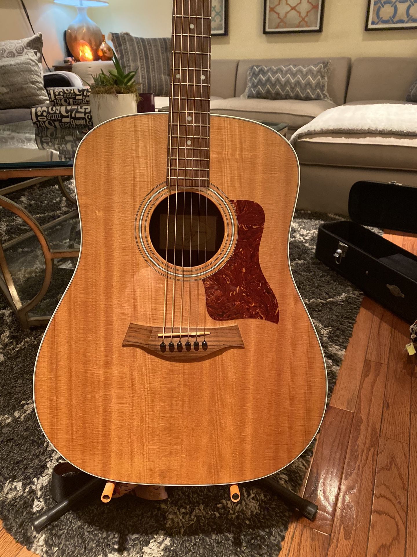 Taylor Acoustic/Electric Guitar