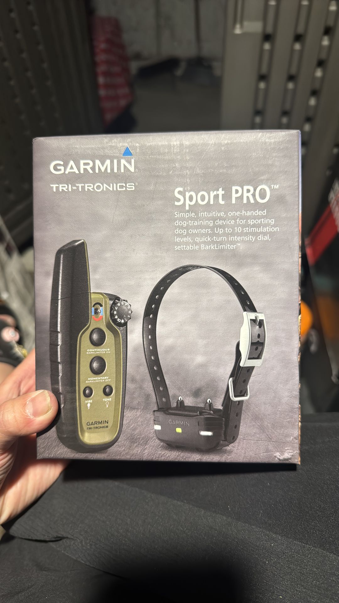 Garmin Sport PRO Bundle, Dog Training Collar and Handheld, 1-Handed Training of Up to 3 Dogs, Tone and Vibration