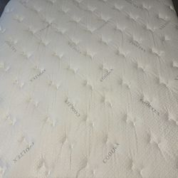 Cool Tex King mattress and box spring