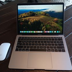 LIKE NEW! 2018 Macbook Air(13inch)