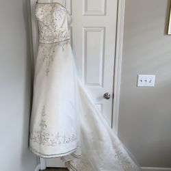 New sz 8 Wedding Dress
