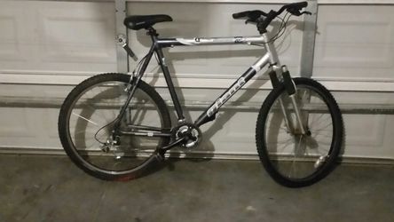 Giant rincon 6061 sales aluxx mountain bike