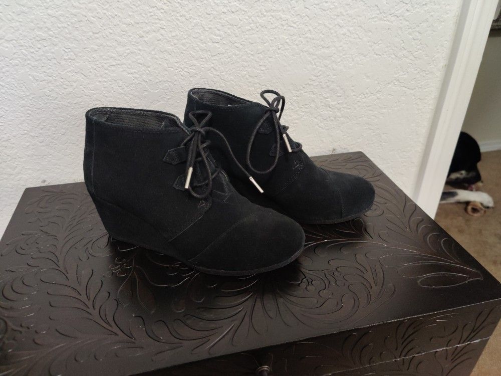 Toms Wedge Faux Suede Boot