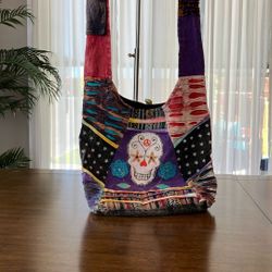 Ladies Skull Hobo Purse - Like New 