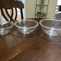 Pyrex Glass Bowl Set