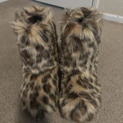 Furry Boots 