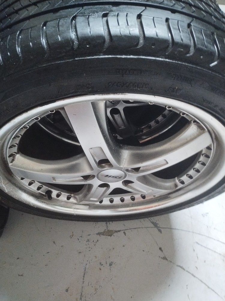 FULL SET SIZE 18 TIRES/ RIMS OFF MERCEDES