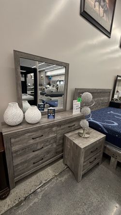 4 PC KING BEDROOM SET